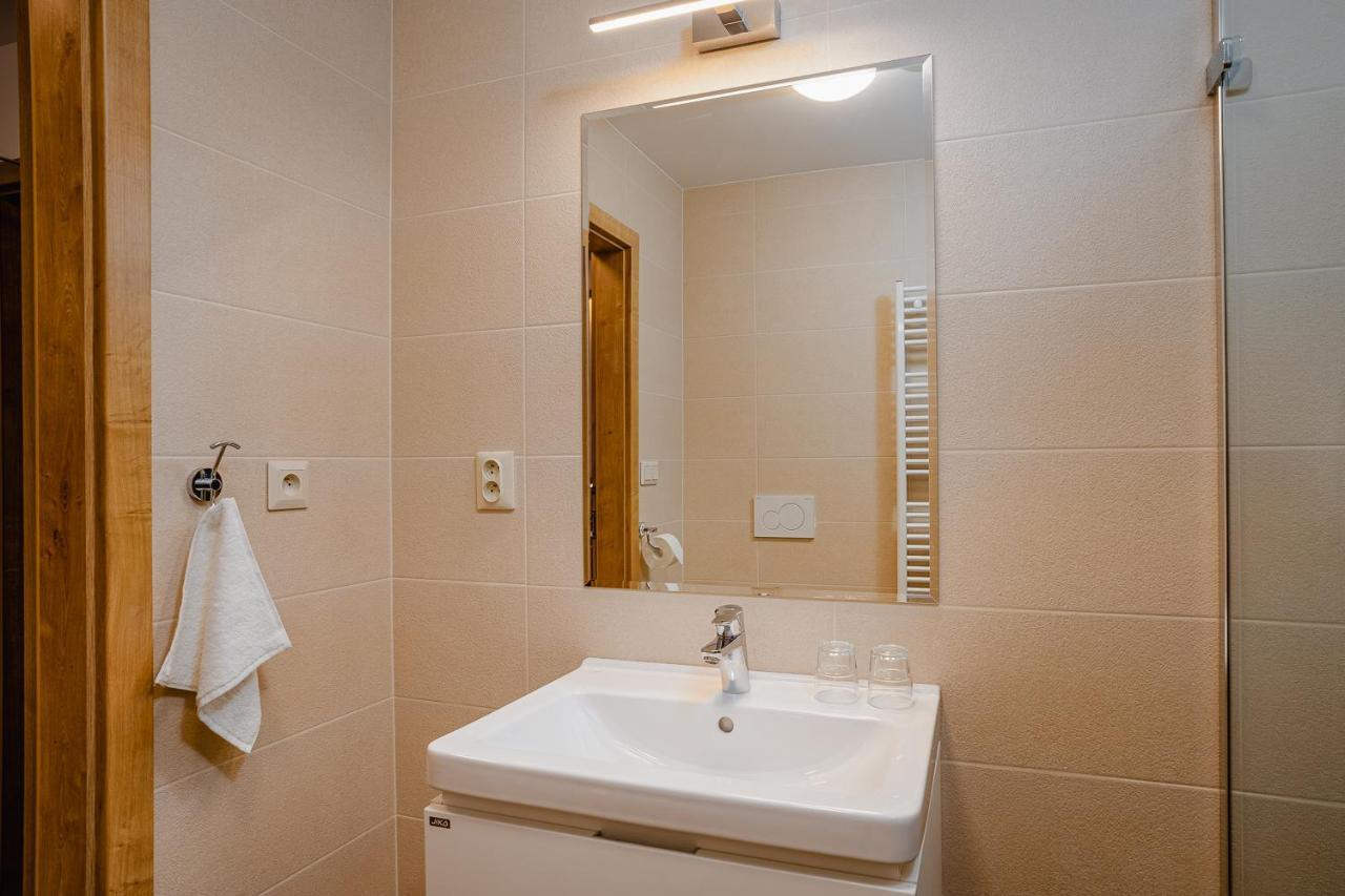 Garni Hotel Dock Братислава Экстерьер фото